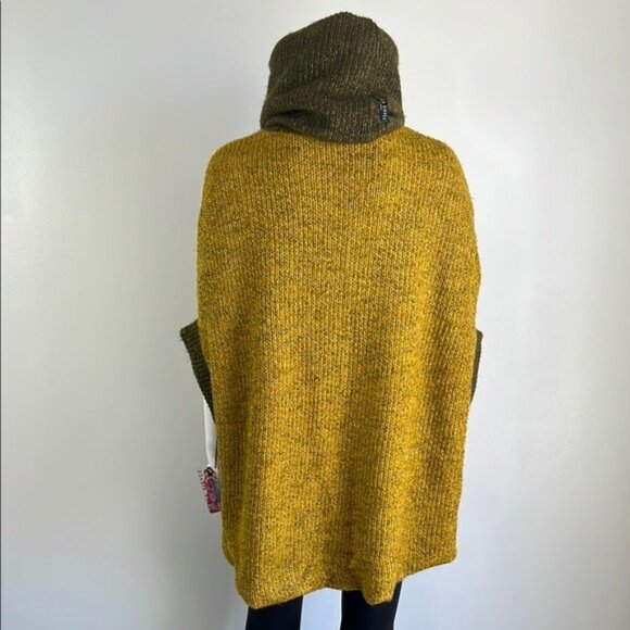 Beata Dirycz Loose Cape Sweater in Mustard - S - Picture 6 of 7